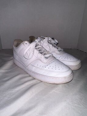 Nike Men’s White Leather Low-Top Sneakers